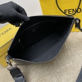一目惚れ♪ 2024 フェンディ 新作ショルダーバッグスーパーコピー