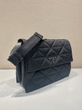 日本未入荷 2024 プラダ 新作ショルダーバッグコピー