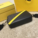 送料込 2024 フェンディ 新作ショルダーバッグスーパーコピー