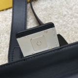 高品質♪♪♪ 2024 フェンディ 新作ウエストポーチ・ボディバッグコピー
