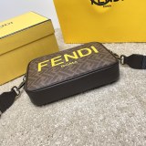 高品質 2024 フェンディ 新作ショルダーバッグコピー