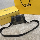 高品質♪♪♪ 2024 フェンディ 新作ウエストポーチ・ボディバッグコピー