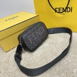 入手困難品！ 2024 フェンディ 新作ショルダーバッグスーパーコピー