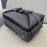 日本未入荷 2024 プラダ 新作バックパック偽物