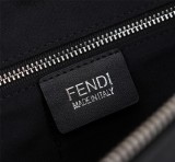 入手困難！ 2024 フェンディ 新作ショルダーバッグ偽物