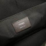 定番人気！ 2024 フェンディ 新作クラッチバッグ偽物