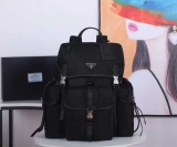 日本未入荷 2024 プラダ 新作バックパック偽物