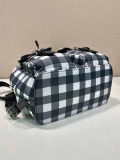 入手困難品！ 2024 プラダ 新作バックパックスーパーコピー