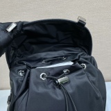 高品質 2024 プラダ 新作バックパック偽物