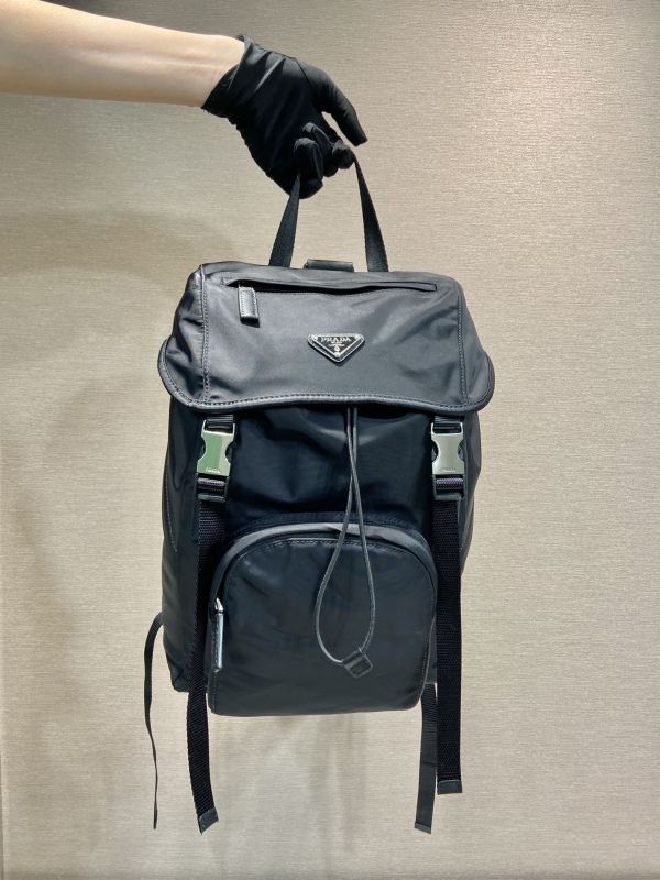 日本未入荷 2024 プラダ 新作バックパックコピー