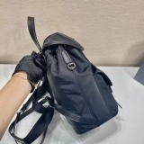 即発送！ 2024 プラダ 新作バックパック偽物
