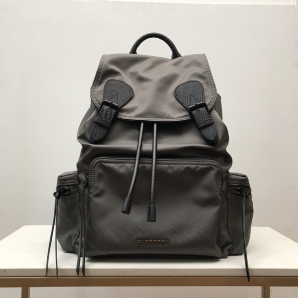 超希少！2024 バーバリー 新作バックパックコピー