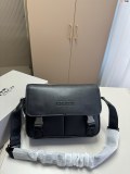 送料込 2024 コーチ 新作ショルダーバッグスーパーコピー
