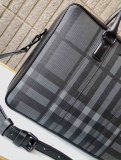 おすすめ 2024 バーバリー 新作ブリーフケースコピー