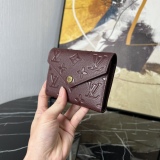 注目度抜群！ルイヴィトン レディース 折り財布 コピー M82488