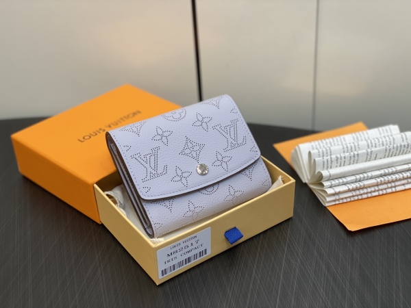 高品質♪♪♪ ルイヴィトン レディース 折り財布 偽物 M82517