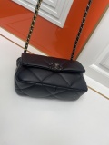 新色登場☆ 2024 シャネル 新作 ショルダーバッグ スーパーコピー S9010