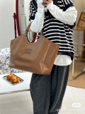 最安値挑戦 2024 ミュウミュウ 新作 トートバッグ 偽物 02312