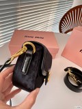 売上総額１位！2024 ミュウミュウ 新作 ショルダーバッグ 偽物 586200