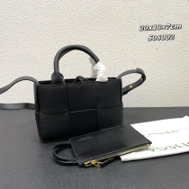 激安価格！2024 ボッテガヴェネタ 新作 ハンドバッグ スーパーコピー S06002