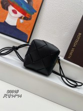 絶対欲しい！2024 ボッテガヴェネタ 新作 ショルダーバッグ コピー S001#