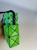 注目度抜群！2024 イッセイミヤケ 新作 携帯電話バッグ コピー