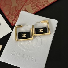 送料込 シャネル ピアス スーパーコピー 3色