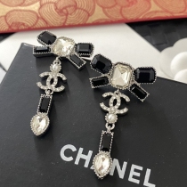 超希少！シャネル ピアス 偽物
