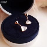 完売必至 ブルガリ ピアス 偽物