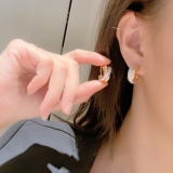 争奪戦 カルティエ ピアス 偽物