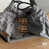 【使い勝手抜群】バレンシアガ ピアス コピー