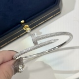 定番人気！カルティエ ブレスレット スーパーコピー