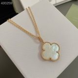 絶対欲しい！ヴァンクリーフ ネックレス コピー 4色
