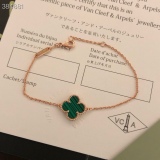注目度抜群！ヴァンクリーフ ブレスレット スーパーコピー 4色
