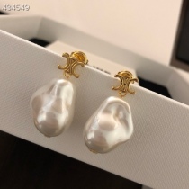 注目アイテム♡ セリーヌ ピアス スーパーコピー