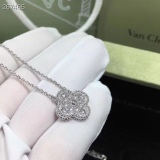 激安価格！ヴァンクリーフ ネックレス スーパーコピー