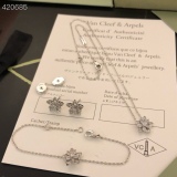 争奪戦 ヴァンクリーフ ブレスレット 偽物