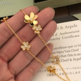 肌触り最高な ヴァンクリーフ ネックレス 偽物