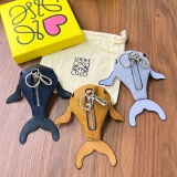 おすすめ ロエベ キーホルダー 偽物 3色