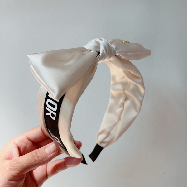 高品質♪♪♪ ディオール ヘアバンド 偽物