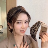 おすすめ フェンディ ヘアバンド スーパーコピー