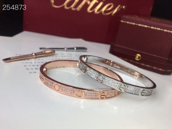 注目アイテム☆ カルティエ ブレスレット 18K コピー 2色