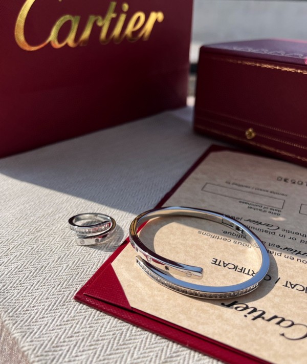 完売必至 カルティエ ブレスレット 18K コピー