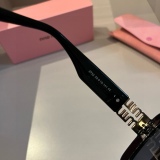 激安価格！2024 ミュウミュウ 新作 レディースサングラス 偽物