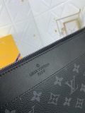 注目度抜群！2024 ルイヴィトン 新作クラッチバッグ 偽物