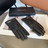 人気急上昇 2024 プラダ 新作 手袋 コピー