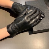 使い勝手良し 2024 プラダ 新作 手袋 レディース コピー