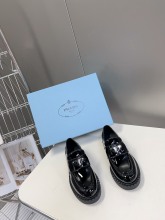 激安価格！2026 プラダ 新作 パンプス コピー