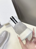 目を惹くカラー 2026 カナダグース 新作 ブーツ 偽物