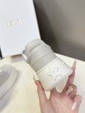 目を惹くカラー 2026 ディオール 新作 パンプス 偽物